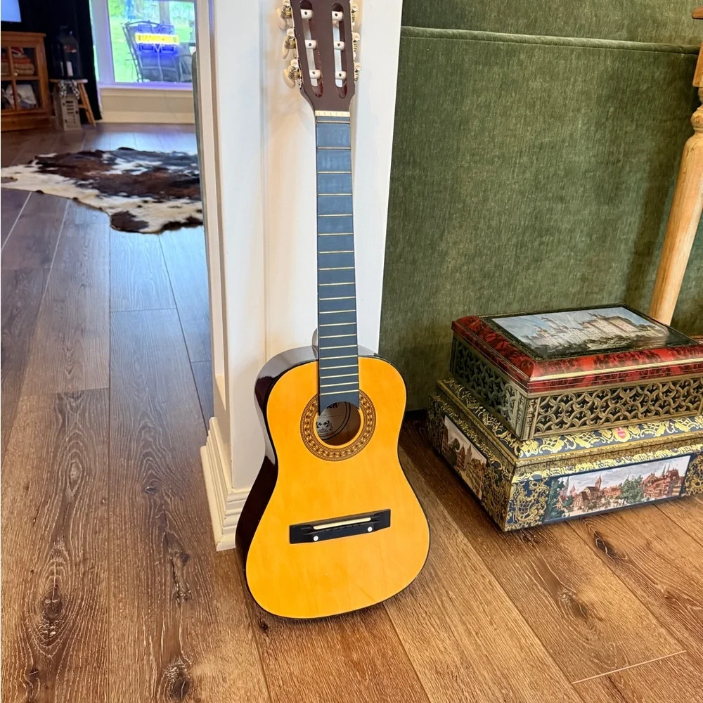 Lauren # LA30N 6 String Acoustic Guitar